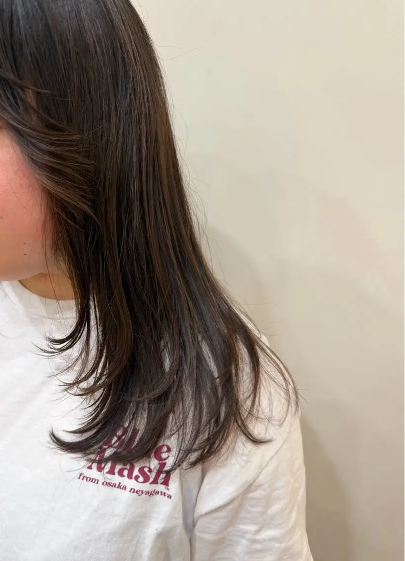 セミロング 顔まわりレイヤー 顔周りカット レイヤーカット いまい しずかのヘアスタイル
