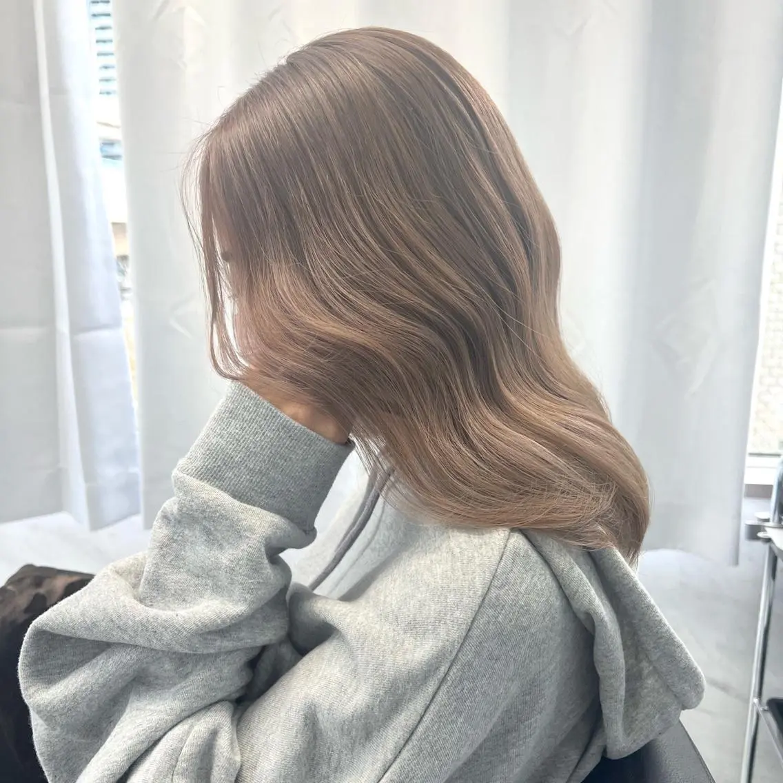 セミロング カラー シールエクステ ハイトーンカラー エクステ ヘアカラー シールエクステ特化 ハイトーン、NANAのヘアスタイル