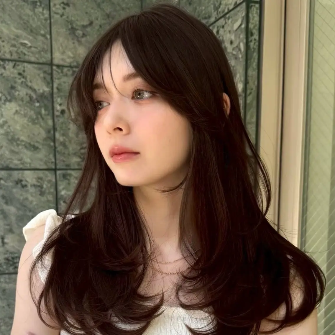 セミロング カラー ヘアアレンジ 内大久保 列夏のヘアスタイル