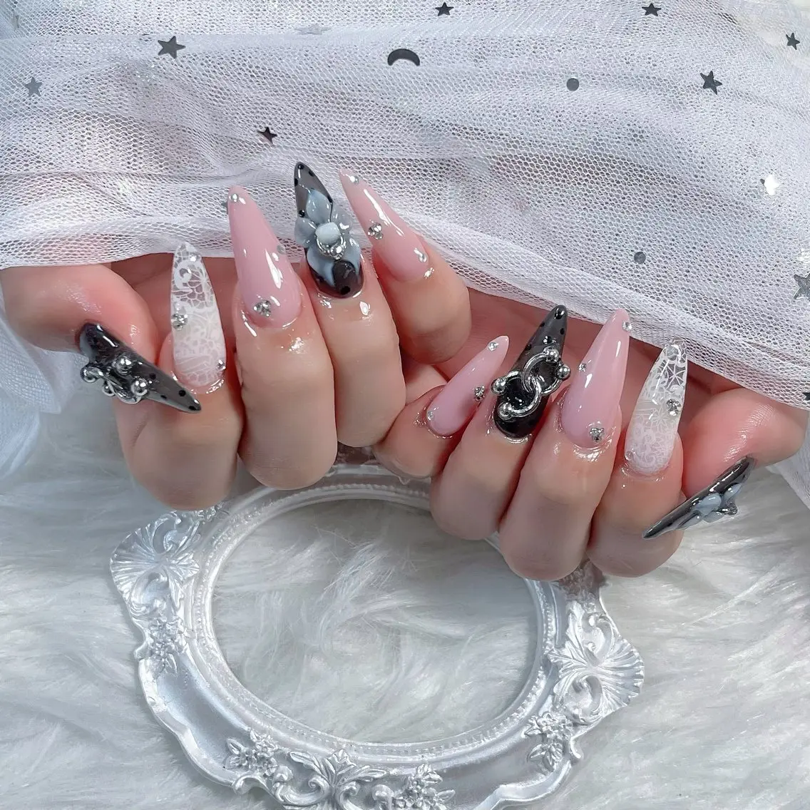 ネイル Hin Hana Nailのネイルデザイン