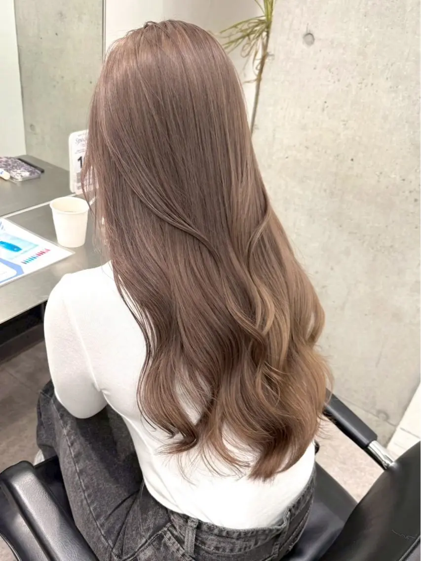 セミロング カラー グレージュ ミルクティーグレージュ カット ヘアカラー 原宿ブリーチカラー /三村克彦のヘアスタイル