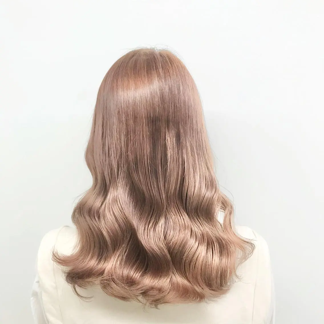 ロング カラー 🩵ハイトーン 美咲🩵のヘアスタイル
