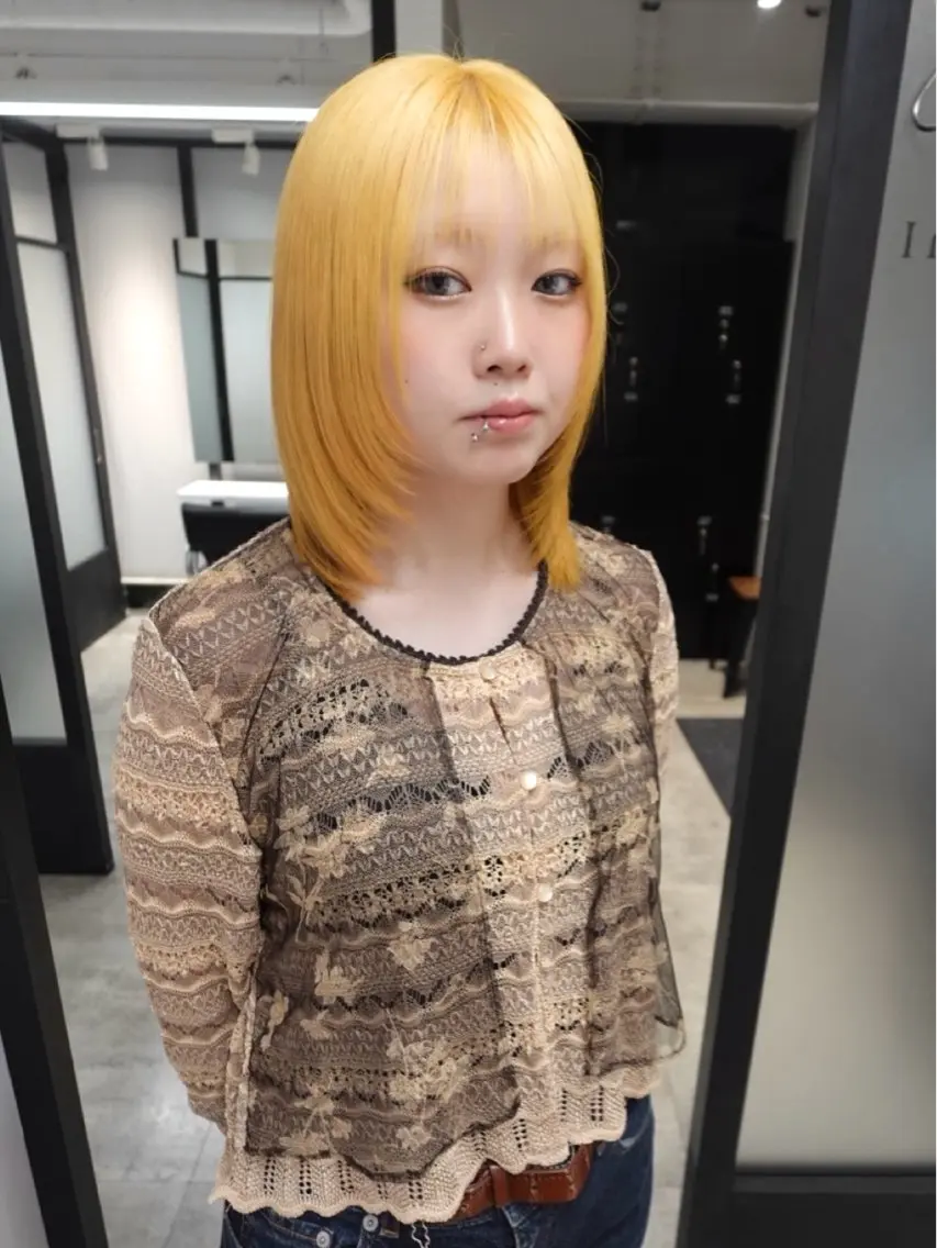 ショート カラー カット ヘアカラー トリートメント MIMI🌻໋᳝݊ 個性派カラー⑅ ⸝꙳のヘアスタイル