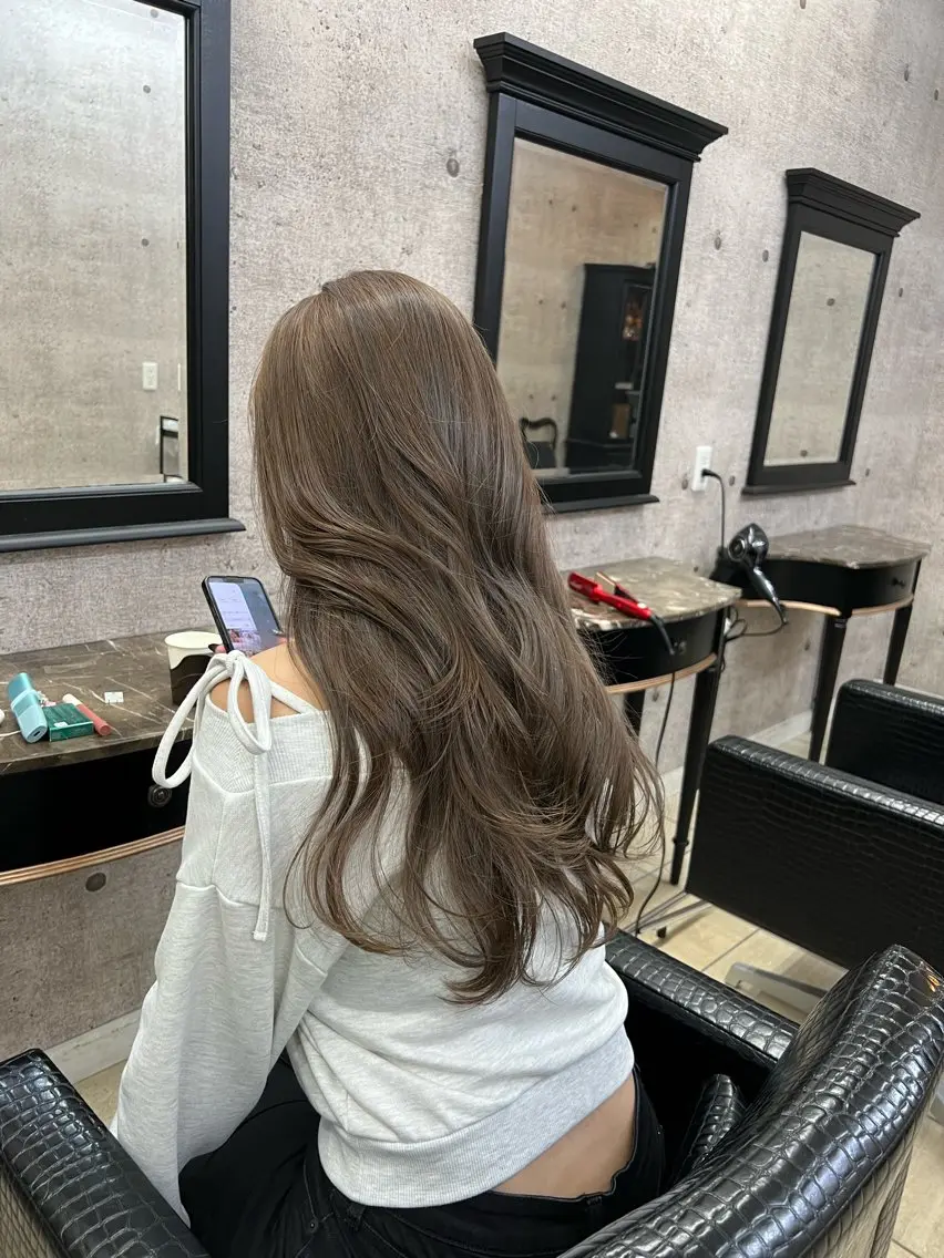 ロング カラー ベージュカラー オリーブベージュ ヘアカラー トリートメント MAYU / Raf.のヘアスタイル