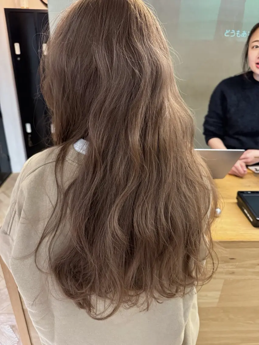 ロング カラー 透明感カラー 似合わせカット 縮毛矯正 ヘアカラー トリートメント あやか🌼 カラーモデル/栄のヘアスタイル