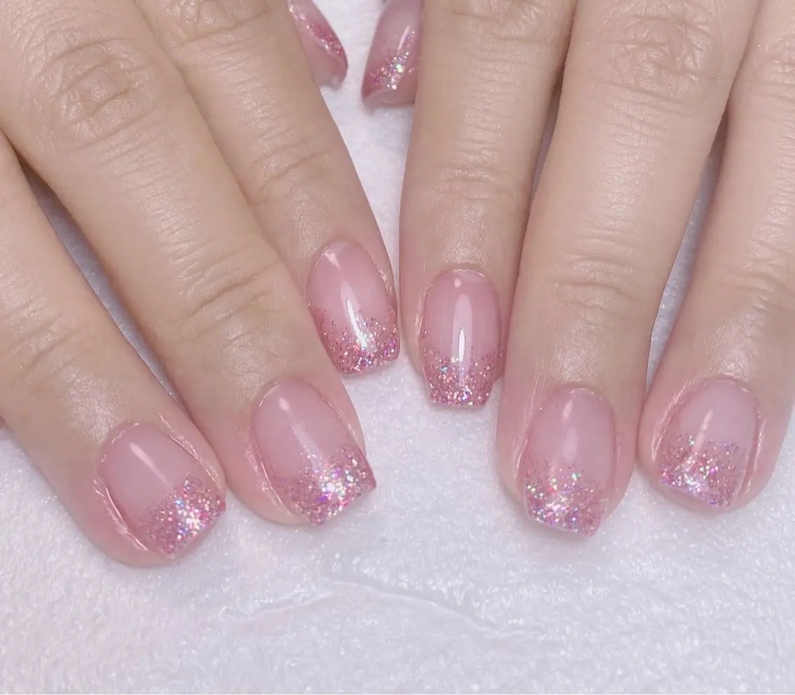 ネイル オーロラネイル キラキラネイル ラメ(グリッター) ラメグラデーション ピンク Nail Salon K 🧸美爪育成のネイルデザイン
