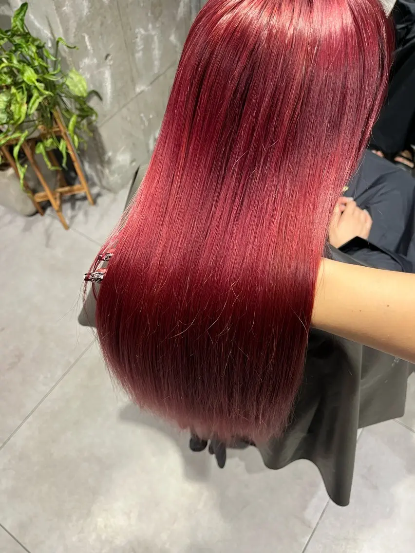 ロング カラー ブリーチ レッドカラー かわにし ひなた🐰のヘアスタイル