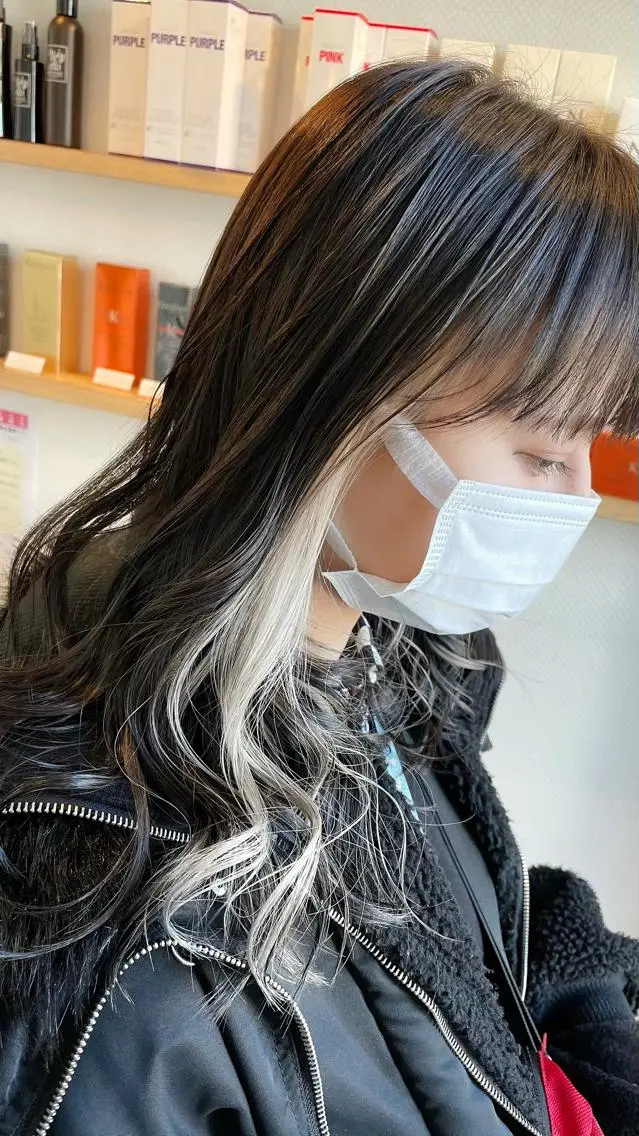 【💗カットなし🙅🏼‍♀️イヤリングカラー💗】ブリーチ＋ダメージカットトリートメント＋フルカラー＋コテ巻き仕上げの写真