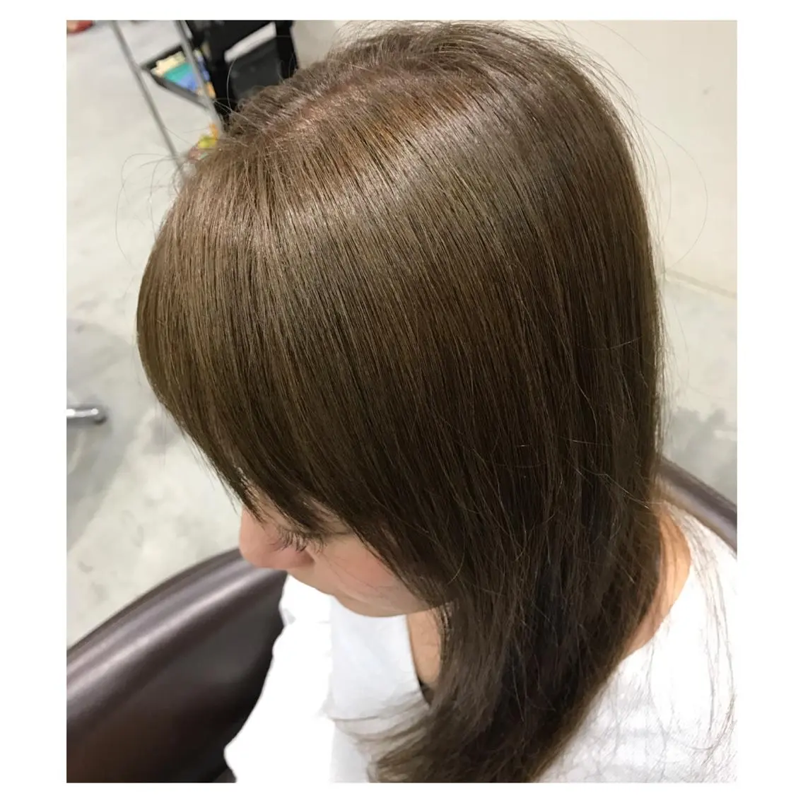 セミロング カラー ヘアアレンジ アッシュ ベージュカラー 透明感カラー イルミナカラー 福壽 優奈のヘアスタイル