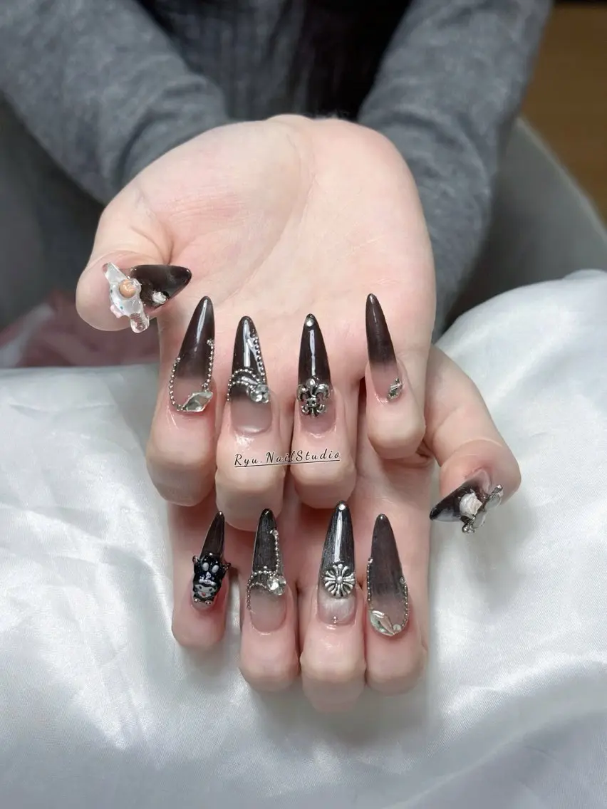 ネイル アートネイル ジェルネイル マグネットネイル ニュアンスネイル シンプルネイル ハンドネイル Ryu Nail NekoChanのネイルデザイン