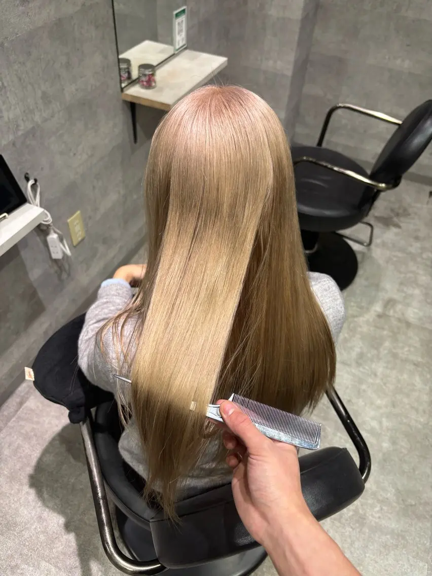 ロング ヘアカラー 青木 奏楽のヘアスタイル