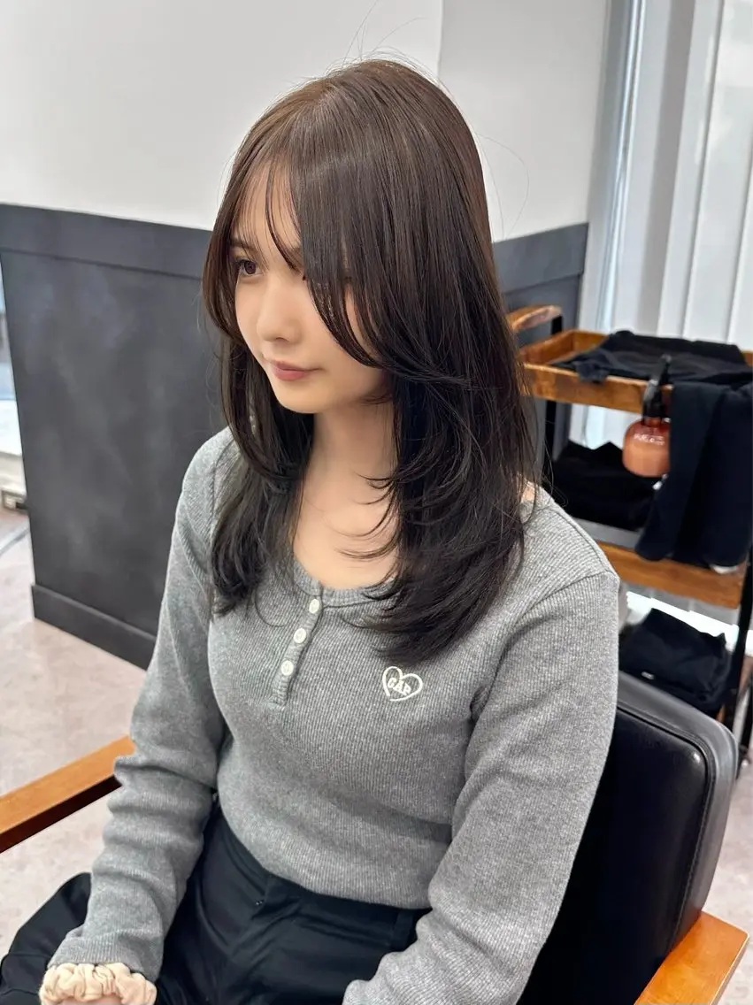 セミロング カラー パーマ ヘアアレンジ メンズ キッズ レイヤーカット／ 巻ける縮毛矯正のヘアスタイル