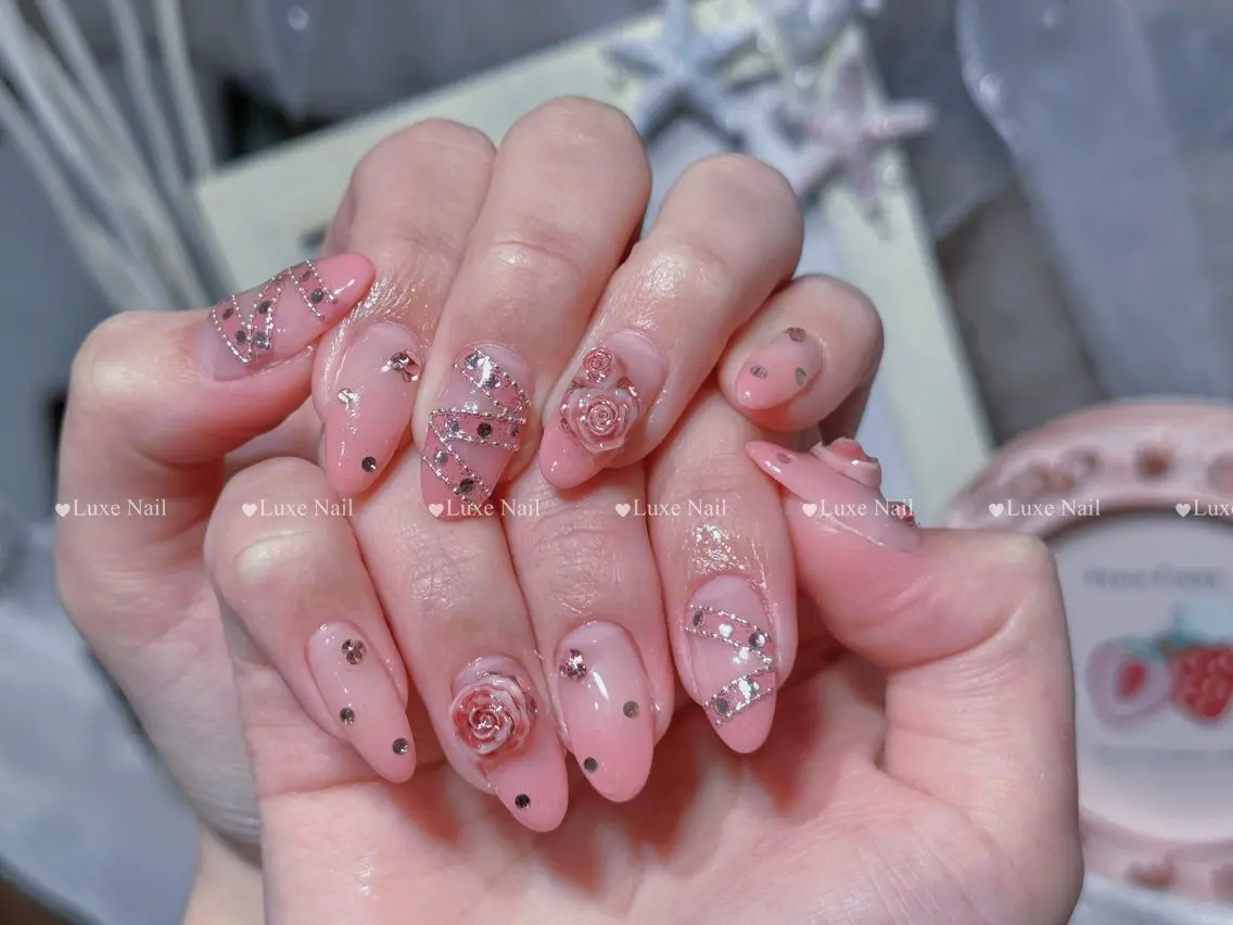 ネイル アートネイル オーロラネイル カジュアル クリアネイル 長さ出し ハンドネイル Luxe Nail Salonのネイルデザイン