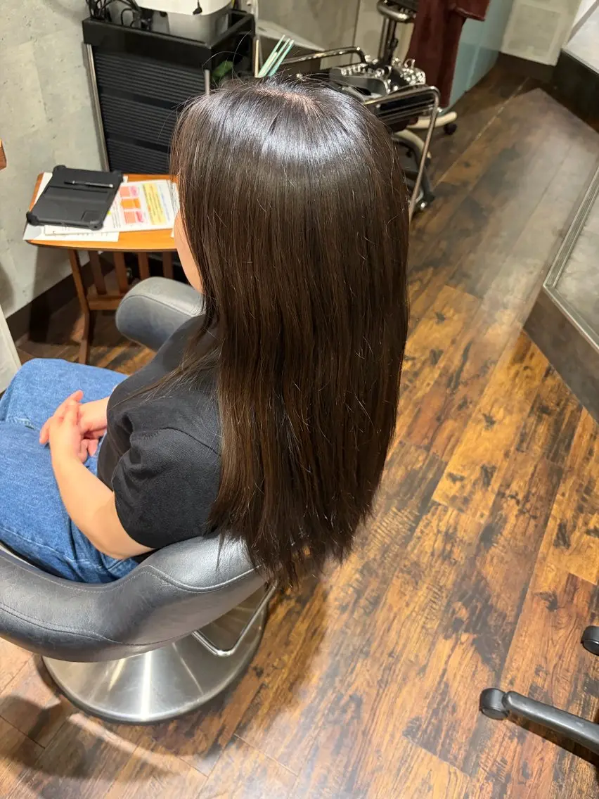 セミロング 縮毛矯正 ✨矯正口コミ4.9✨ 歴21年代表ヨシアキのヘアスタイル