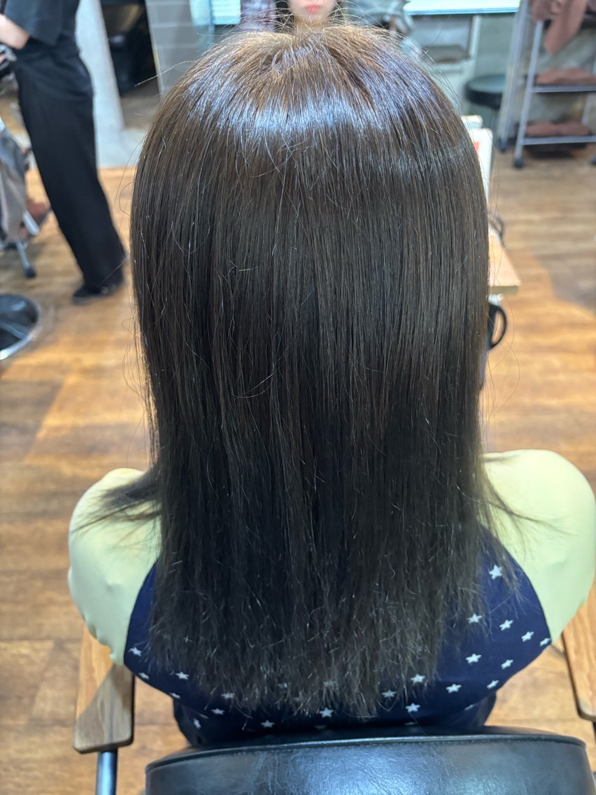セミロング 上田 瑠海音のヘアスタイル
