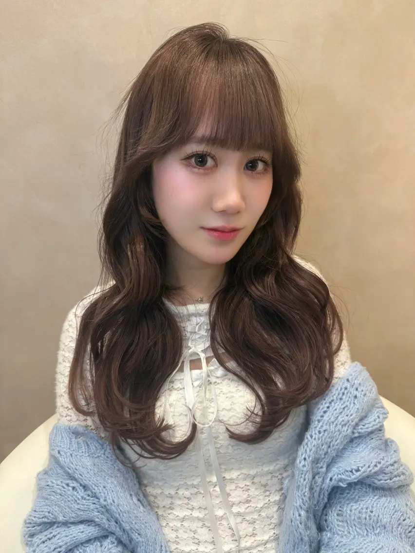 ロング 顔周りカット ヨシンモリ 韓国風ヘア レイヤーカット シースルーバング カット ヘアカラー 韓国ヘア/レイヤー/ 前髪/髪質改善/石川のヘアスタイル