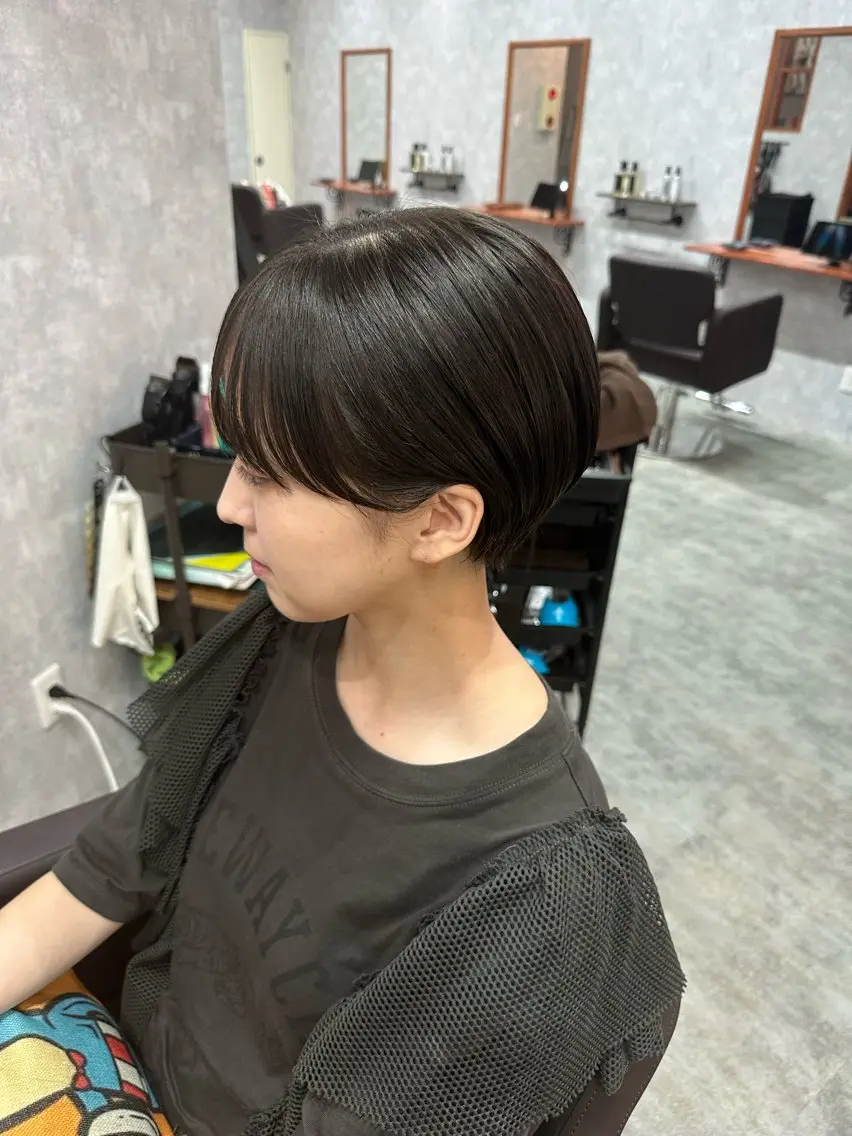 ショート 切りっぱなしボブ ショートボブ ハンサムショート 丸みショート ボブ モテ髪/ボブ/ショー ト/アダチフウトのヘアスタイル