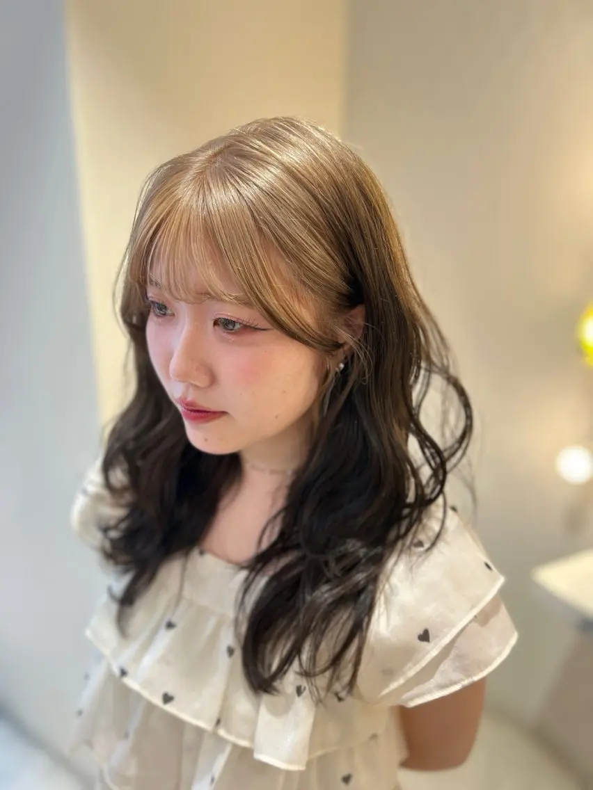 ロング カラー シールエクステ バレイヤージュ ベージュカラー ブリーチ ケアブリーチ ヘアカラー トリートメント 大阪梅田/レイヤー/ ハイライト/yuuのヘアスタイル