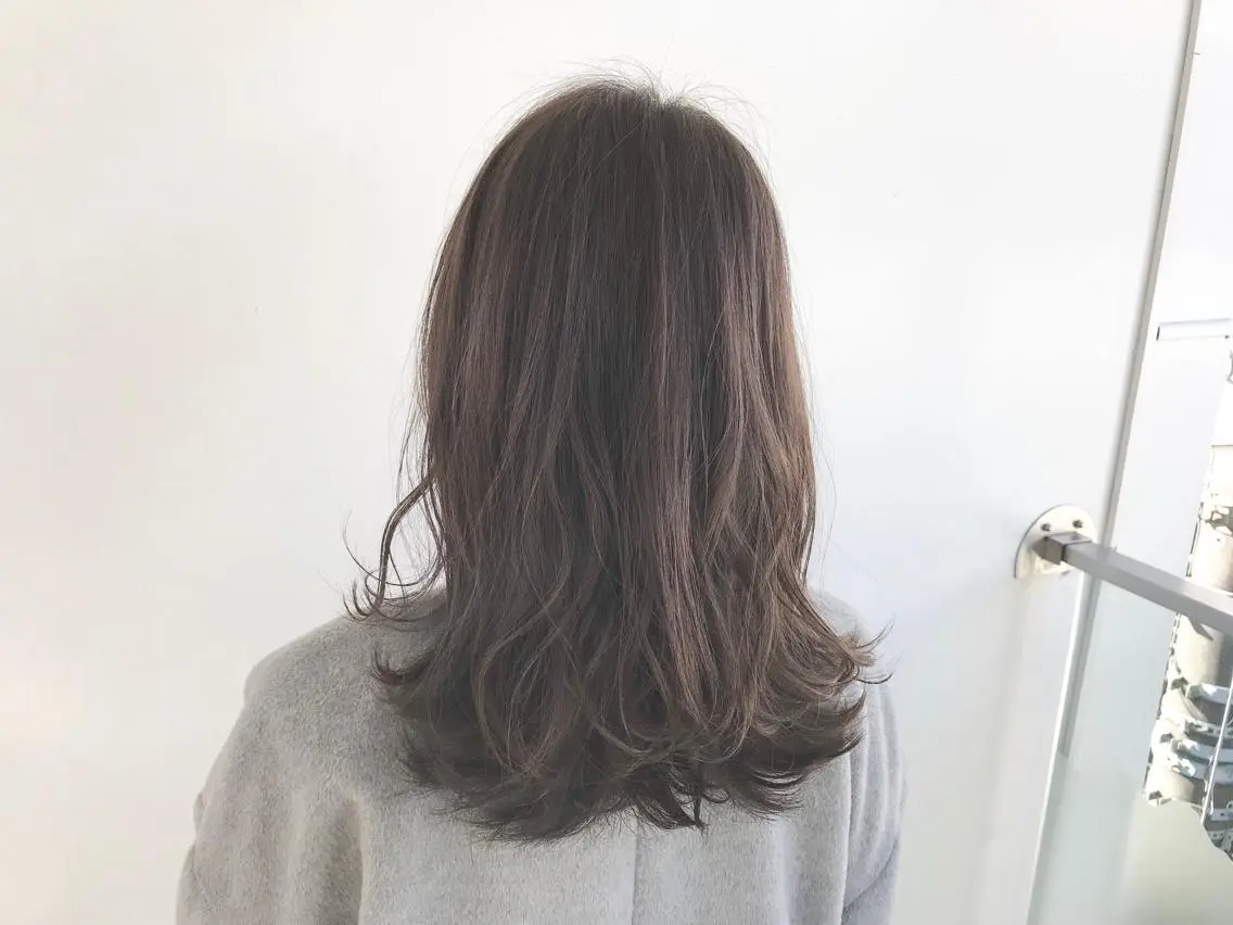 セミロング カラー ショート/レイヤー なら石井知希のヘアスタイル
