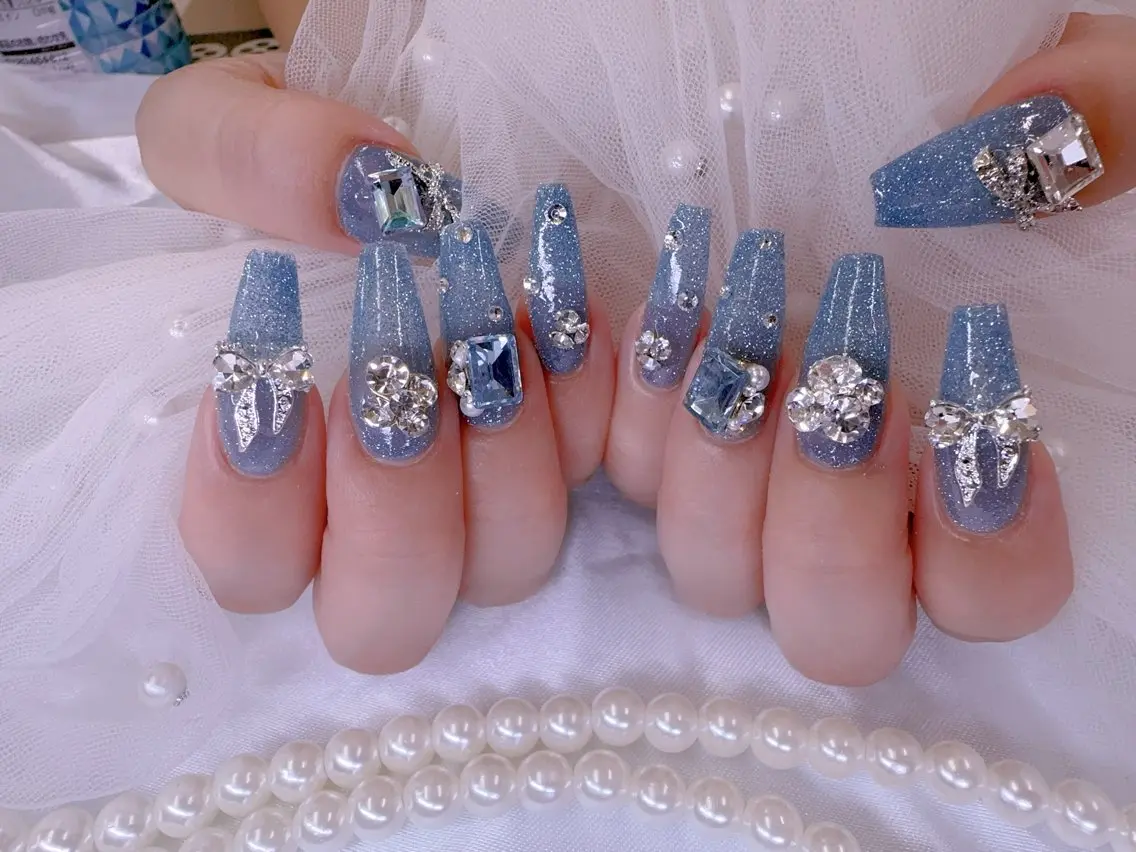 ネイル UMI ネイルサロン新宿🎀のネイルデザイン