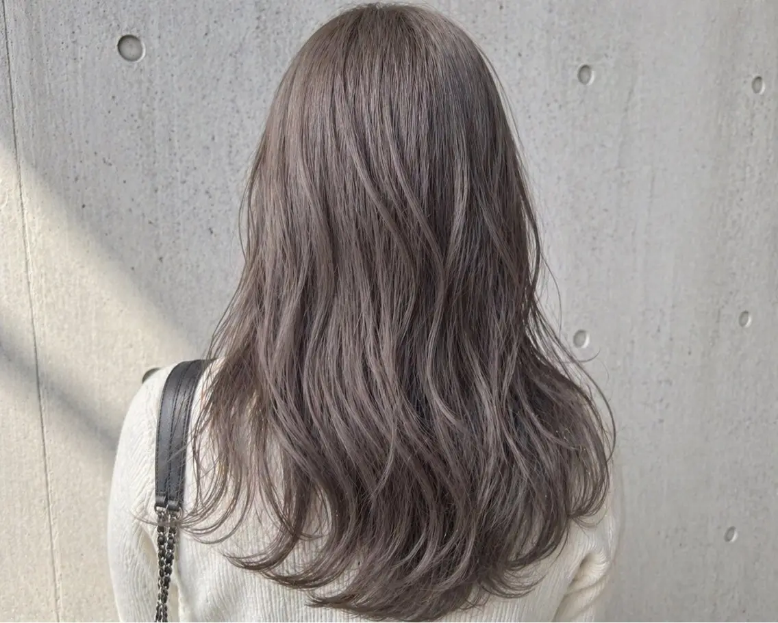 ロング ヘアカラー PETZ 望月佑茉のヘアスタイル