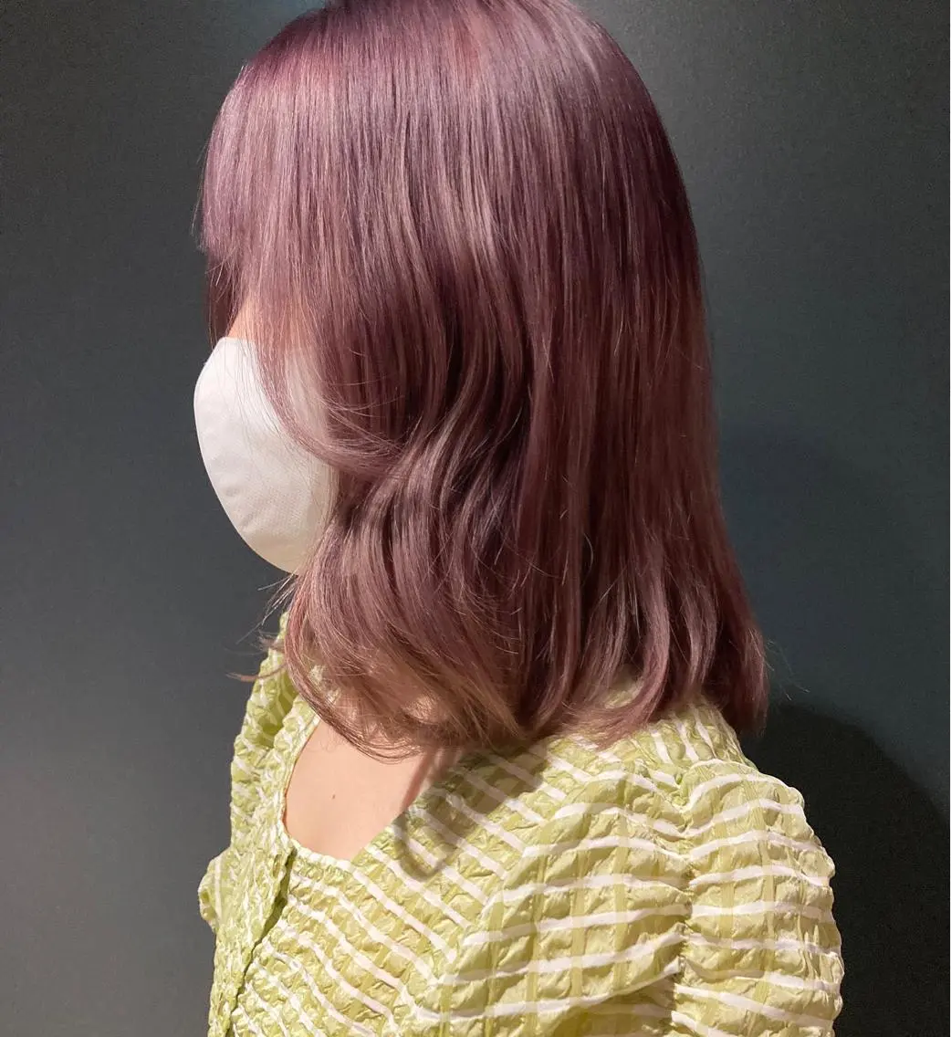 ミディアム カラー ブリーチ ピンクカラー パープルカラー カット ヘアカラー トリートメント スキバサミを使わない カット🌼唯🌼のヘアスタイル