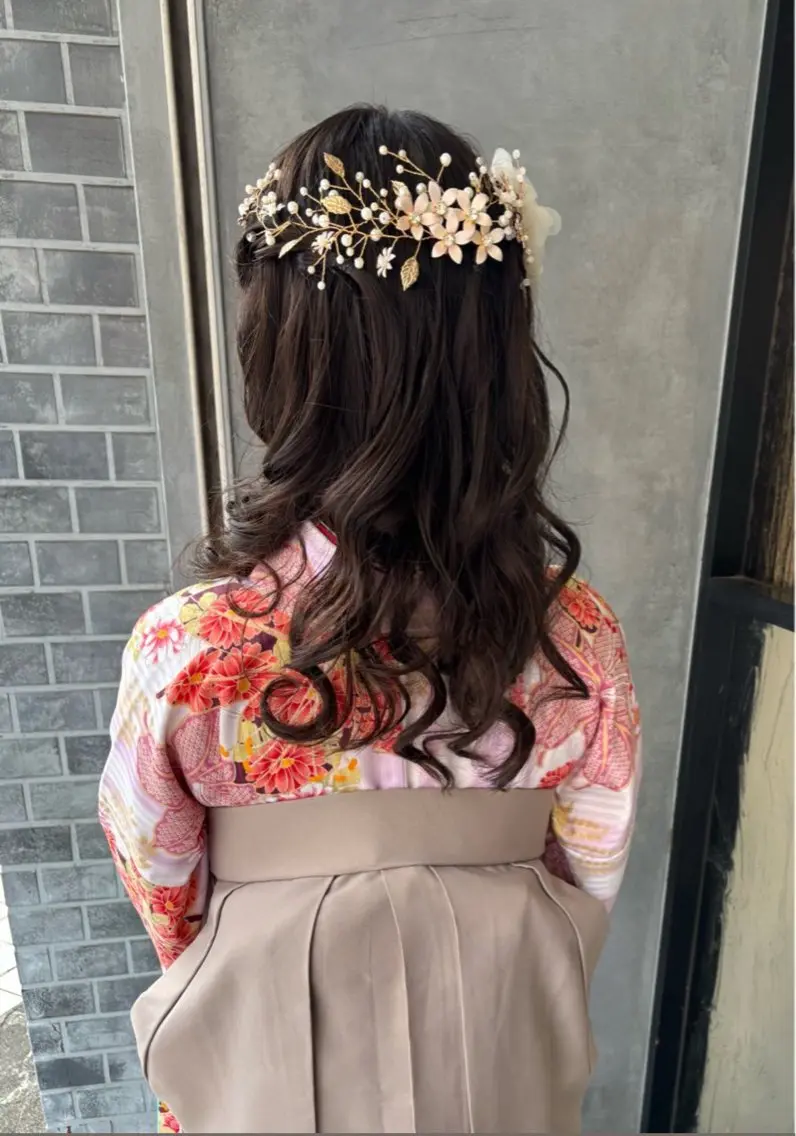 古屋 澪　艶髪カラー✨のヘアスタイル