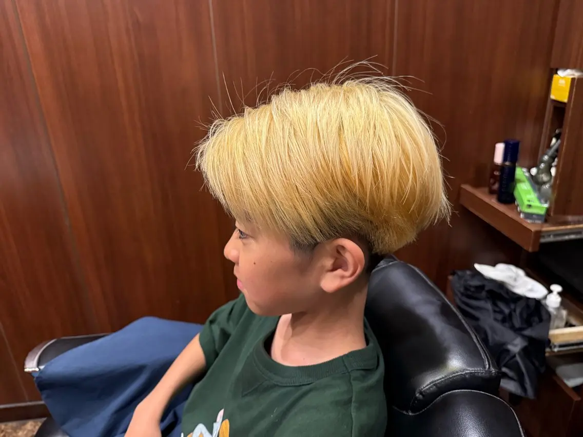 カット＋ブリーチカラー＋シャンプーの写真