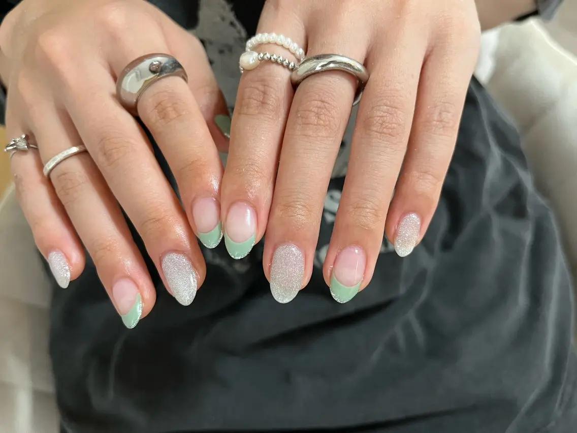ネイル オーロラネイル フットネイル フレンチネイル ジェルネイル 韓国ネイル ハンドネイル mogunail &blowのネイルデザイン
