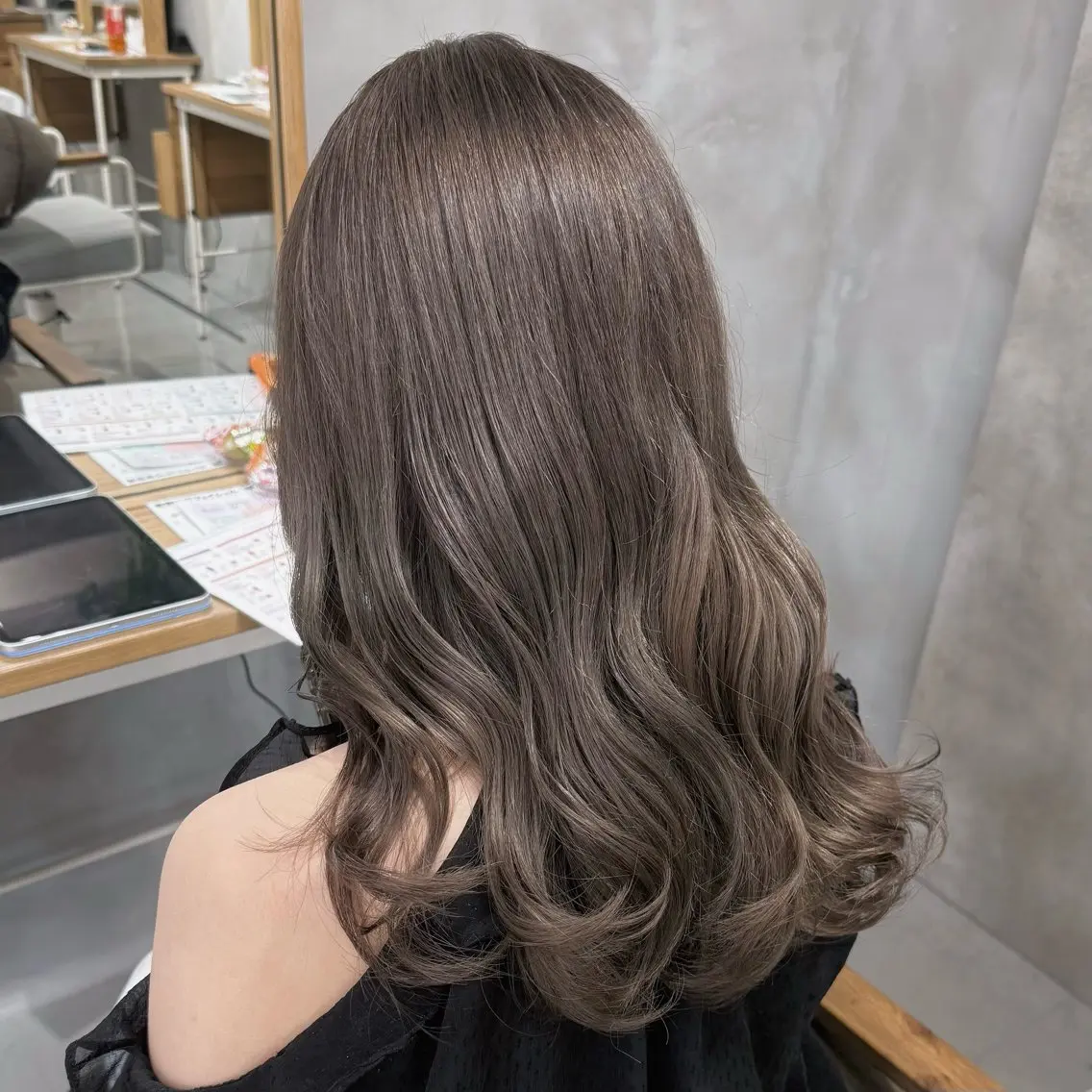 カラー アッシュ アッシュグレー アッシュグレージュ グレージュ カット ヘアカラー トリートメント 湯浅 慈園のヘアスタイル