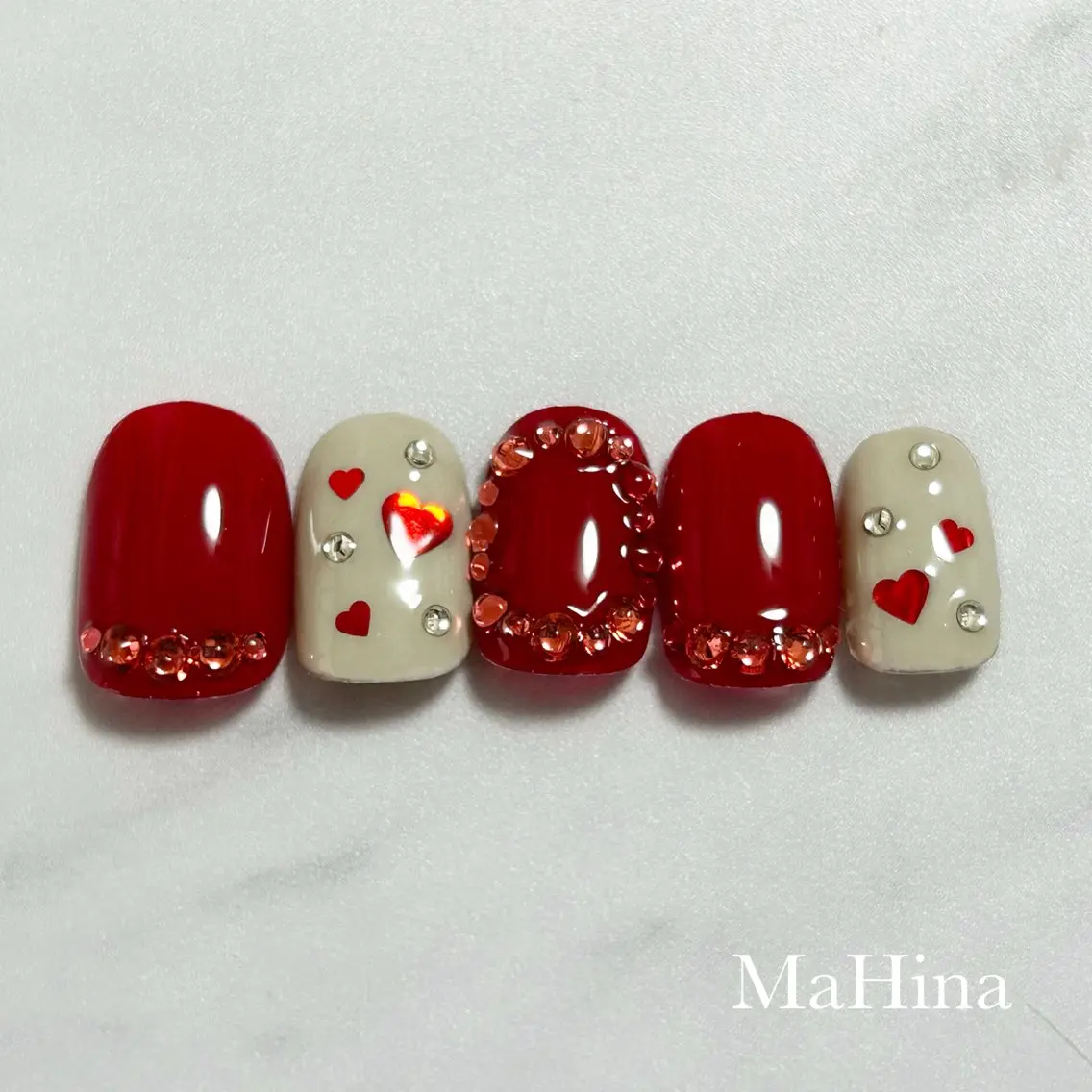 ネイル ハート ストーンネイル バレンタイン Le Vernis MaHina・まひなのネイルデザイン