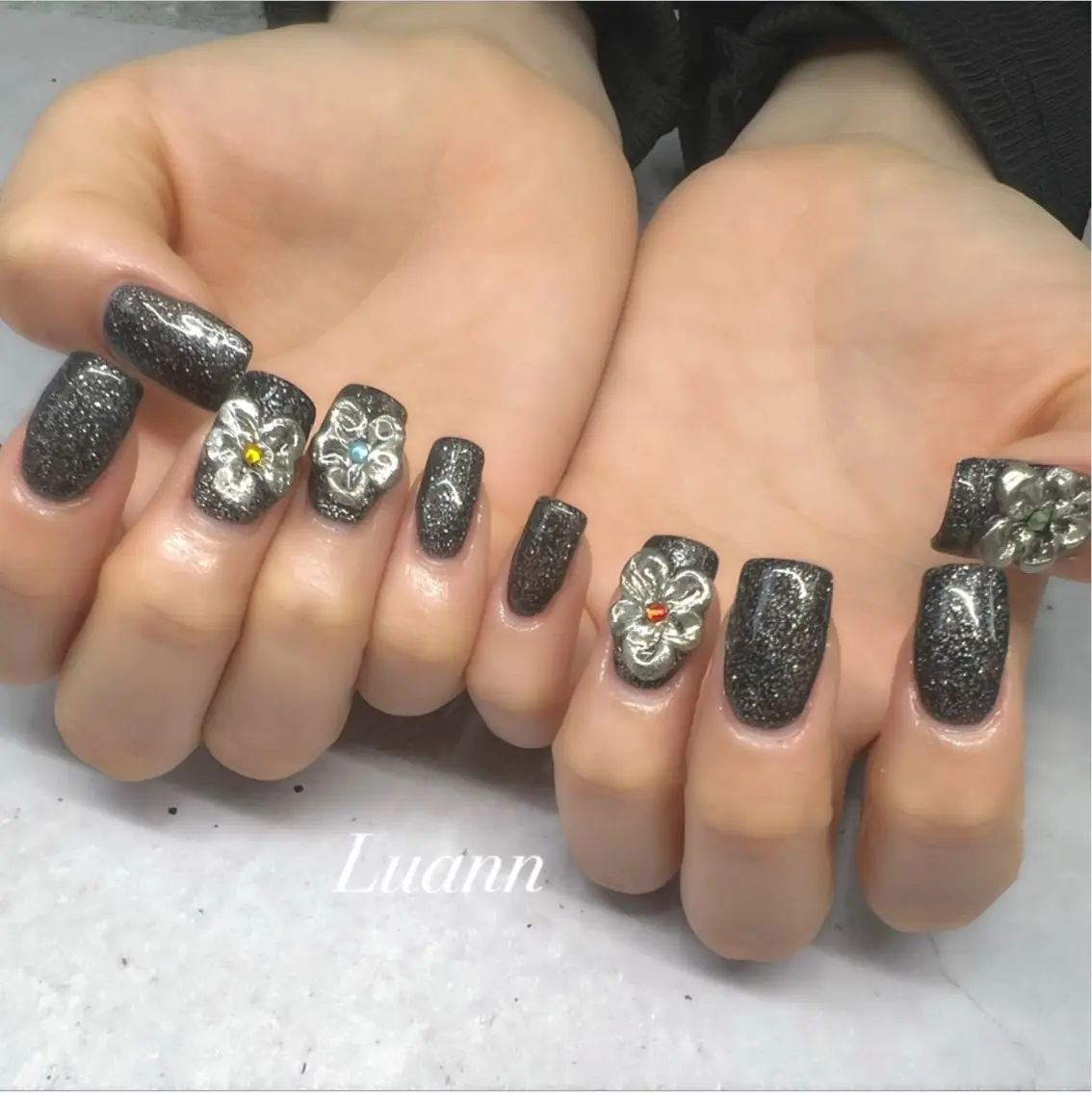 ネイル チークネイル 韓国ネイル 持ち込み ピンク シルバー ハンドネイル Luann nail Sakiのネイルデザイン