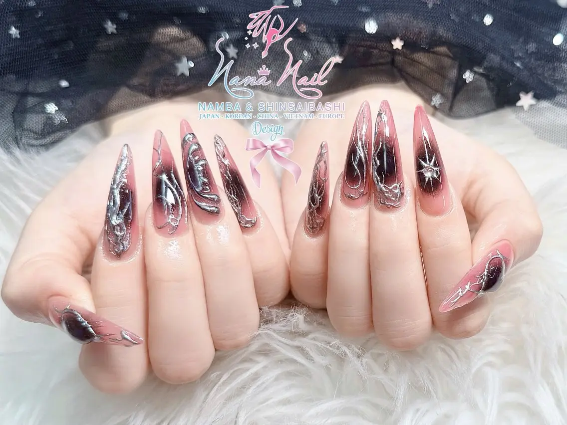 ロング 韓国風ヘア ロング クリスマス ハンドネイル Linanail Nambaのマツエク・マツパデザイン