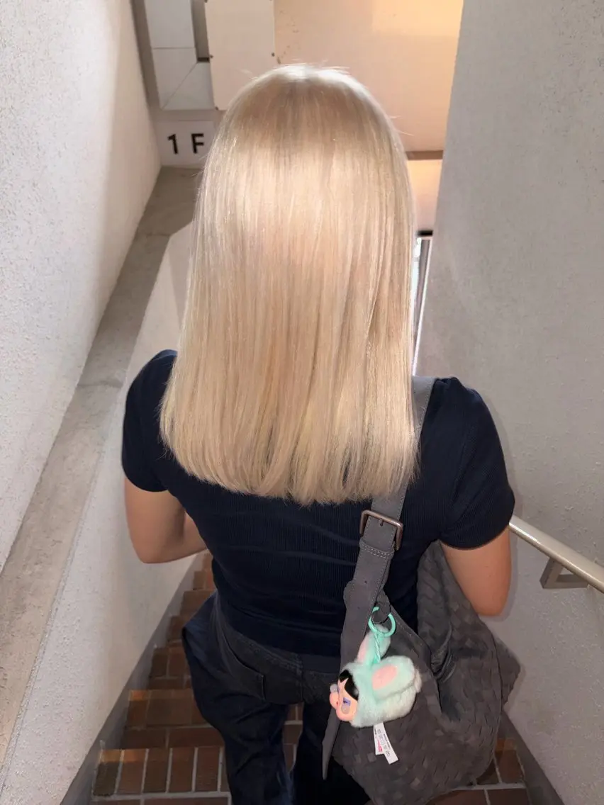 ミディアム カラー カット ヘアカラー ハイトーン/ショート 村上淳乃🐥のヘアスタイル