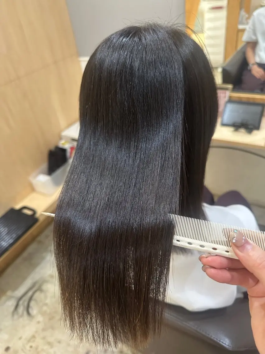 ミディアム カット ヘアカラー トリートメント miloc MOMOKAのヘアスタイル