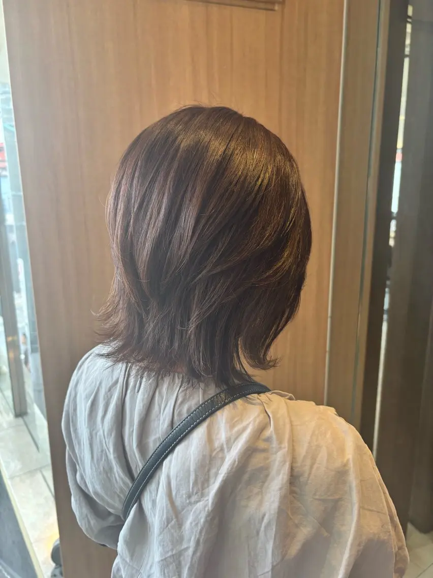 ミディアム レイヤーカット カット デザインカラー/ オダセイナのヘアスタイル
