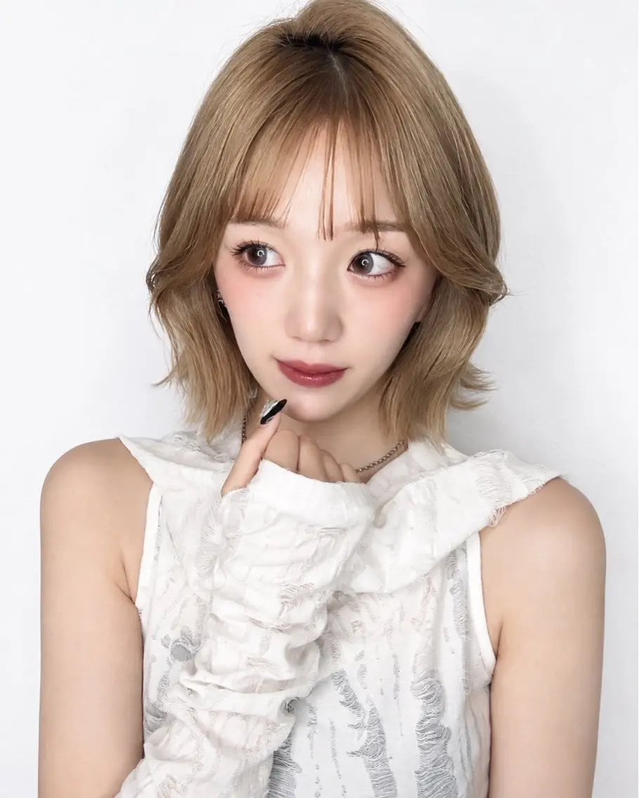ミディアム カラー ベージュカラー ブリーチ ボブ 髪質改善 【特大SALE✨】 💚モエリ💚のヘアスタイル