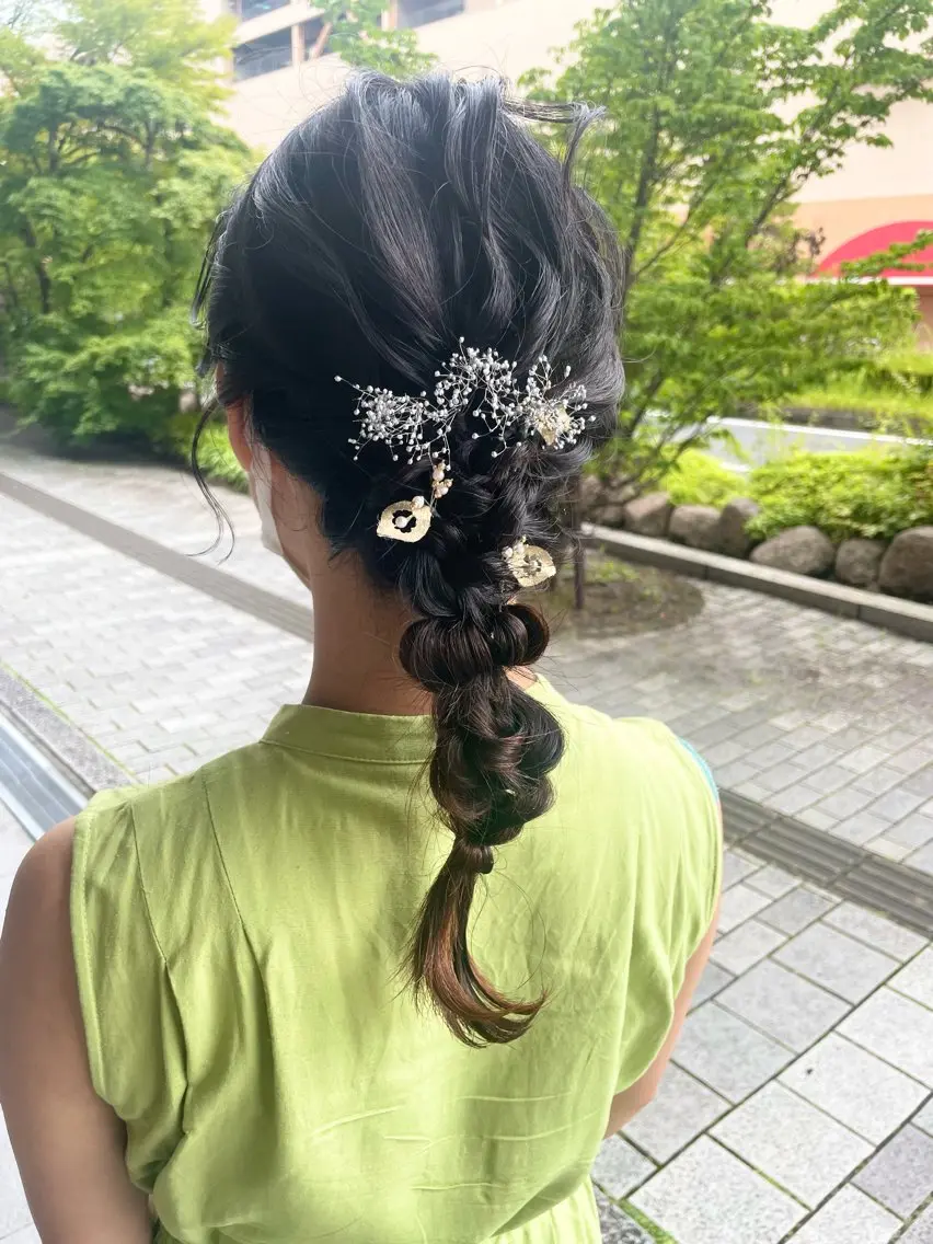セミロング ヘアアレンジ ヘアセット 小森 樹奈のヘアスタイル