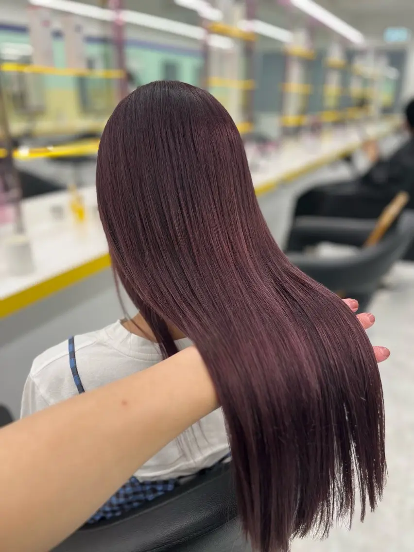 ロング カラー ヘアカラー ハイトーンカラー 🦄レイヤーカットのヘアスタイル