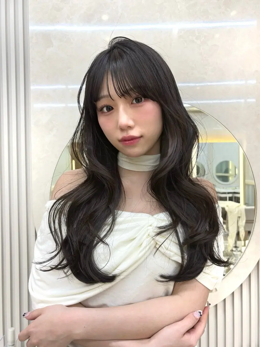 ロング 鈴木 彩莉のヘアスタイル