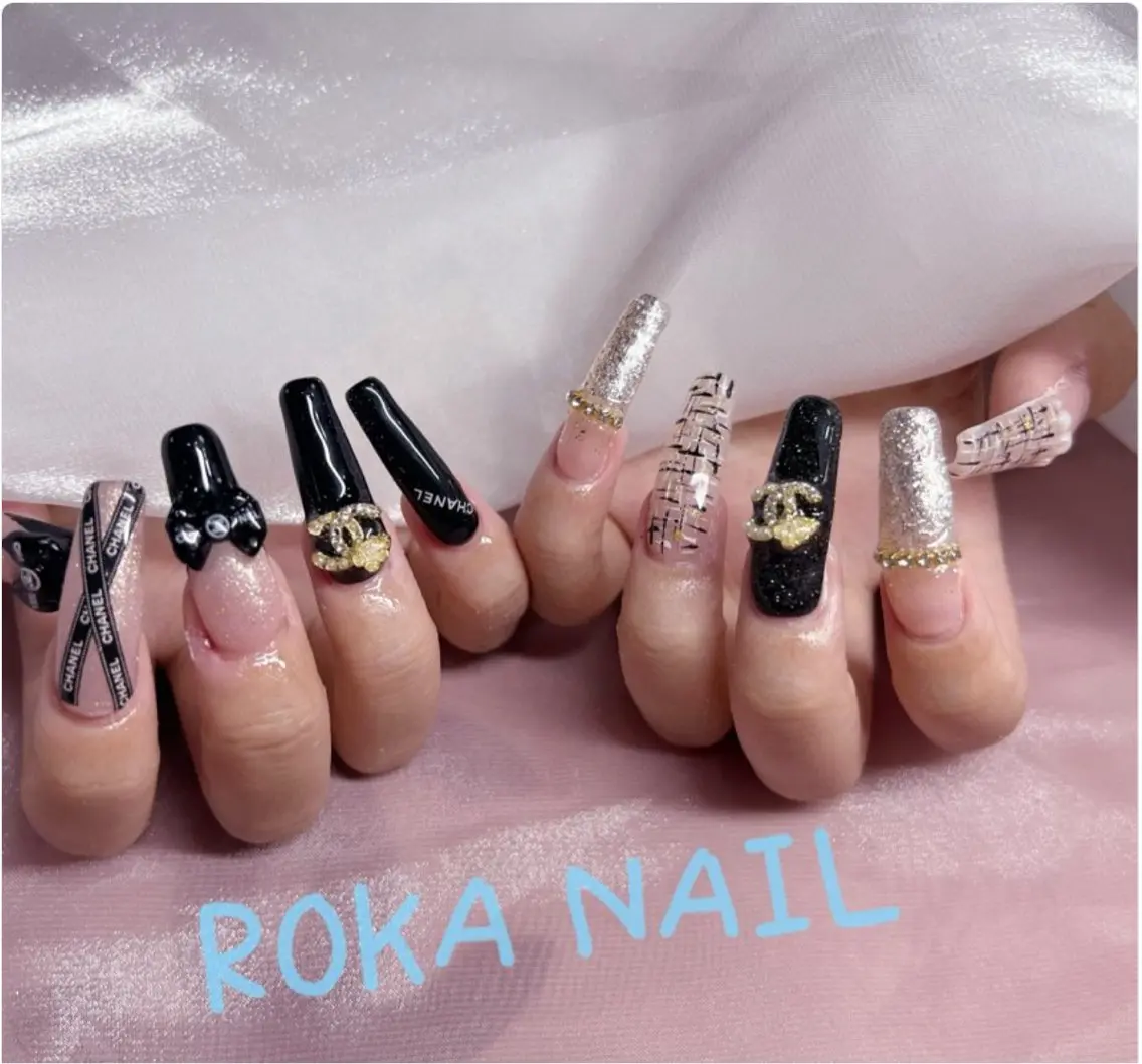 ネイル 長さ出し ロングネイル スカルプネイル ネイルチップ ハンドネイル 小方 サトミのネイルデザイン