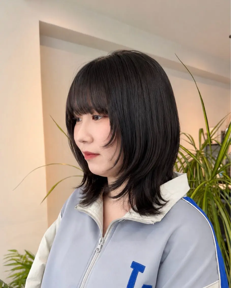 ミディアム ミディアムレイヤー アッシュ 顔まわりレイヤー 顔周りカット レイヤーカット カット ヘアカラー トリートメント RIN ✴︎透け感カラー✴︎のヘアスタイル