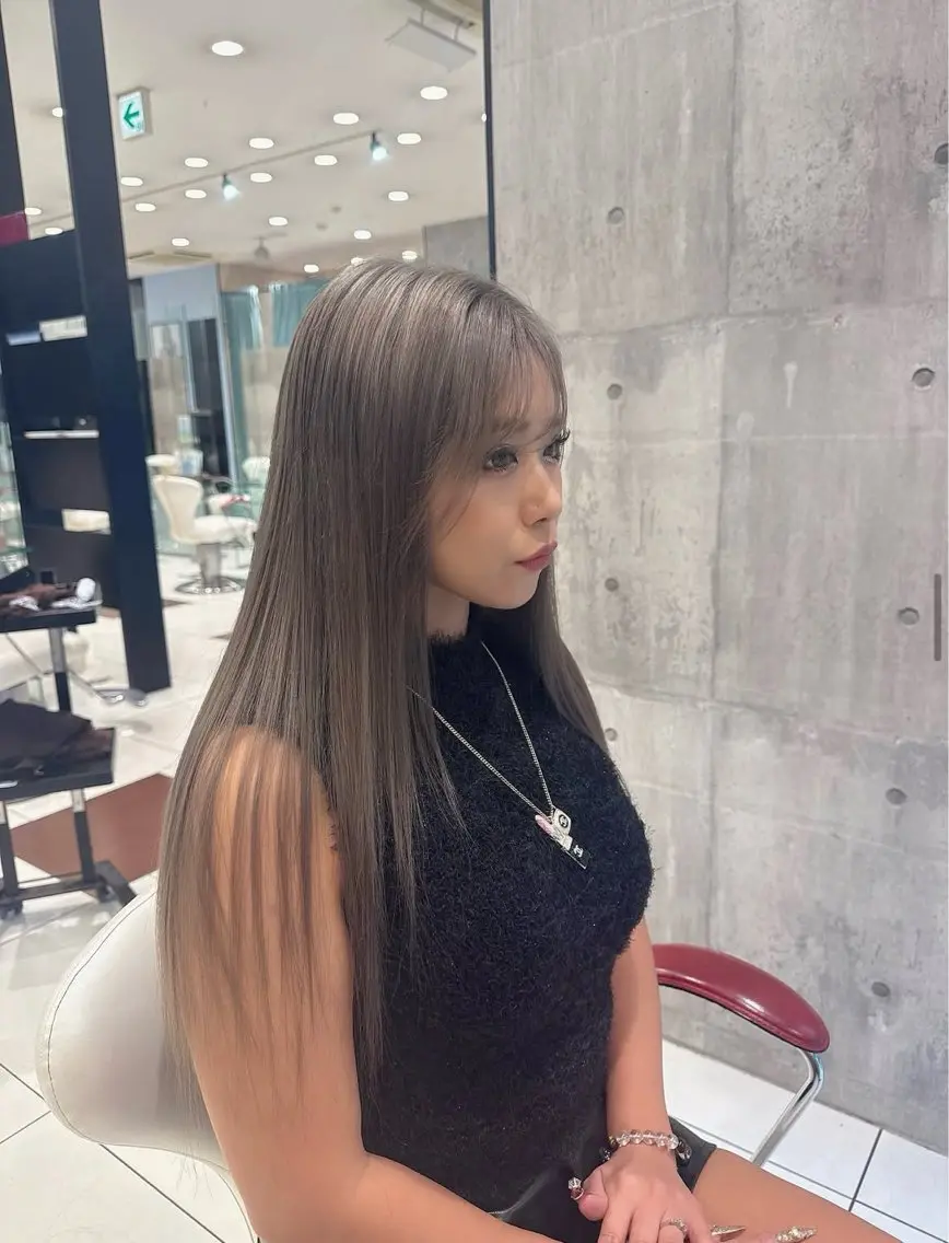 ロング ヘアカラー ハイトーンカラー✨️ 艶カラー特化Amiのヘアスタイル