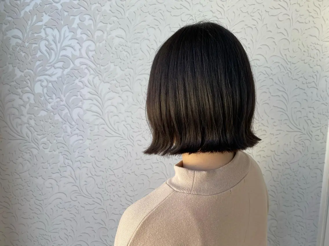 ショート 切りっぱなしボブ ボブ 外ハネヘア 顔周りカット/透明感 カラー🤍大塚蛍のヘアスタイル