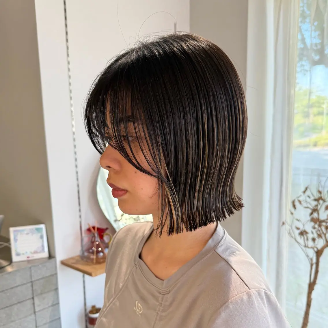 ショート 切りっぱなしボブ ボブ 外ハネヘア カット cipre シンモン チナリのヘアスタイル