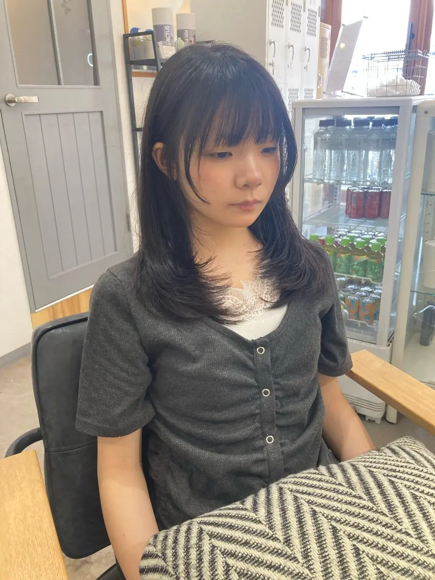ロング 顔まわりレイヤー 顔周りカット レイヤーカット 松谷 遼のヘアスタイル