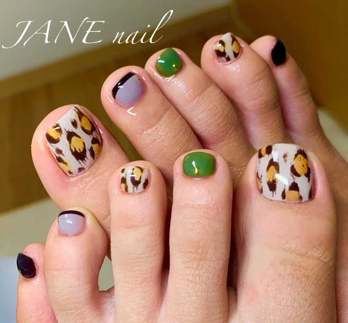ネイル アニマル柄 フットネイル グリーン Nail Salon JANEのネイルデザイン