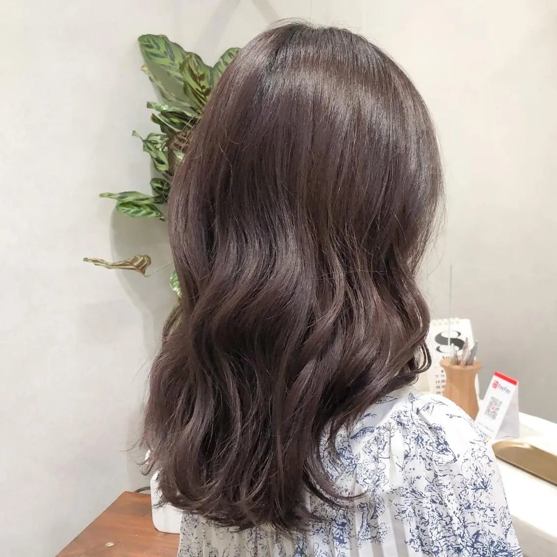 セミロング カラー グレージュ ラベンダーカラー ラベンダーグレージュ ラベンダーグレー 艶透明感カラー/ ルーズパーマ/田中のヘアスタイル