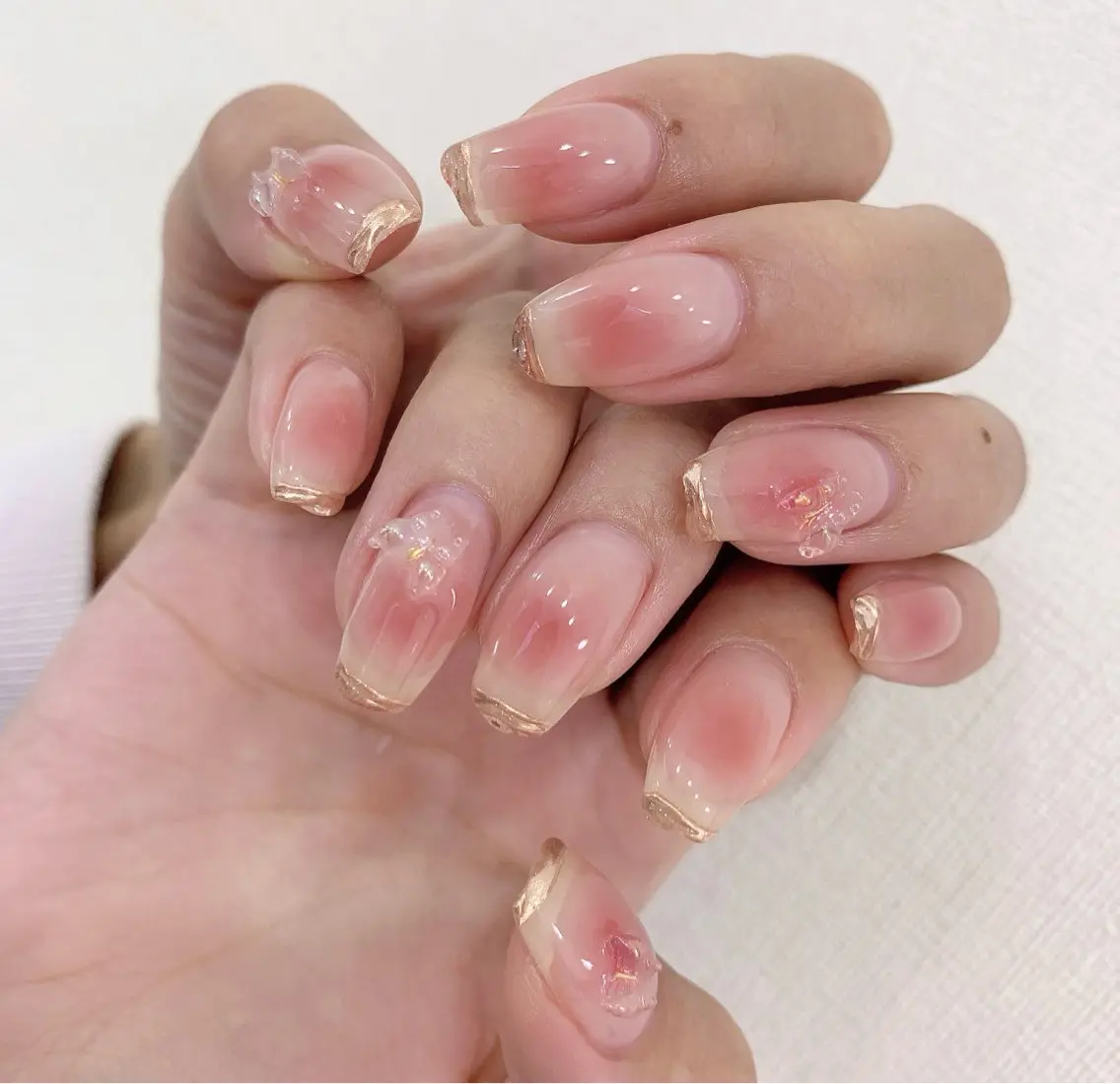 ネイル チークネイル 韓国ネイル 春ネイル ワンホンネイル Rainbow Nailのネイルデザイン