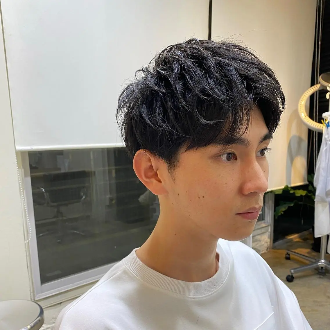 ショート メンズ アップバング JINKIメンズ特化 メンズカットパーマのヘアスタイル